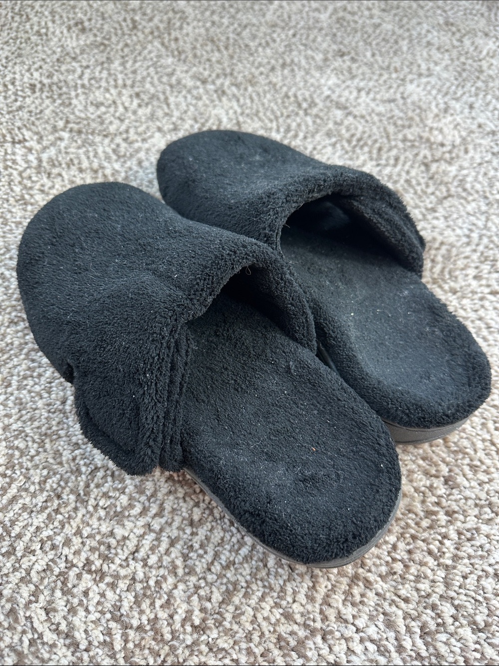 Vionic Black Plush Slide Slippers